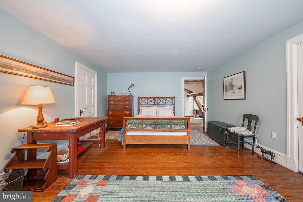 266 BEECHWOOD DRIVE