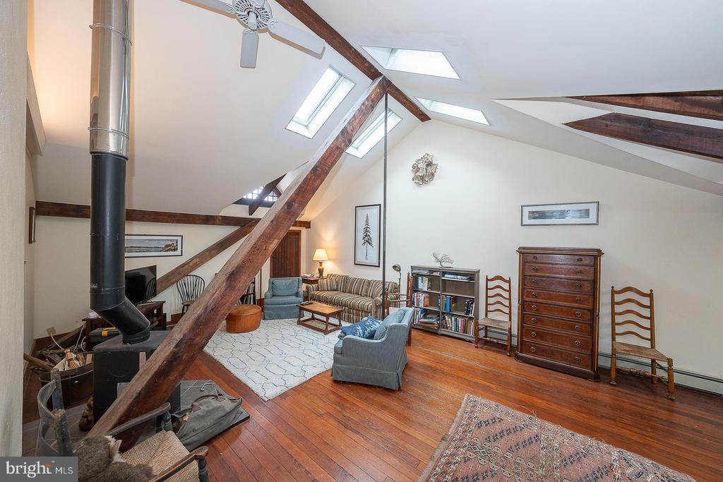 266 BEECHWOOD DRIVE