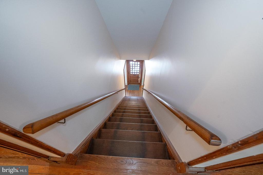 266 BEECHWOOD DRIVE