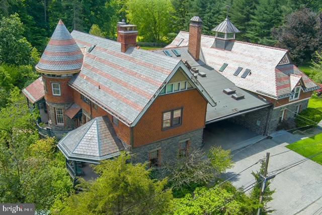 266 BEECHWOOD DRIVE