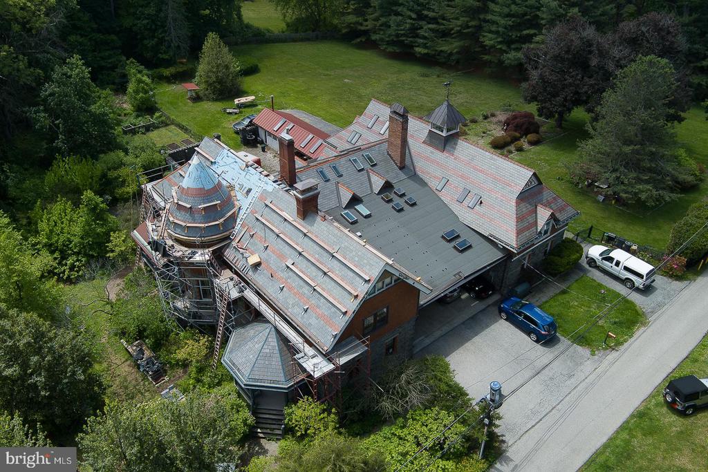 266 BEECHWOOD DRIVE