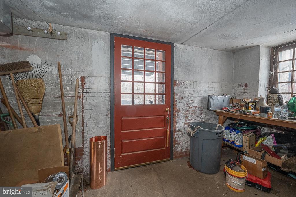 266 BEECHWOOD DRIVE