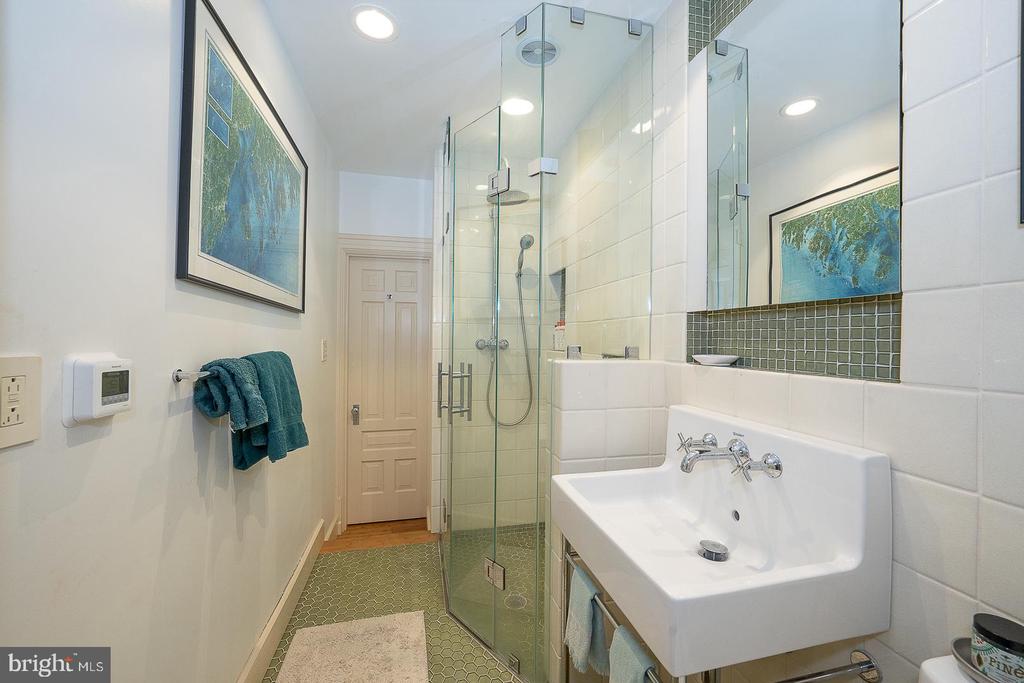 266 BEECHWOOD DRIVE