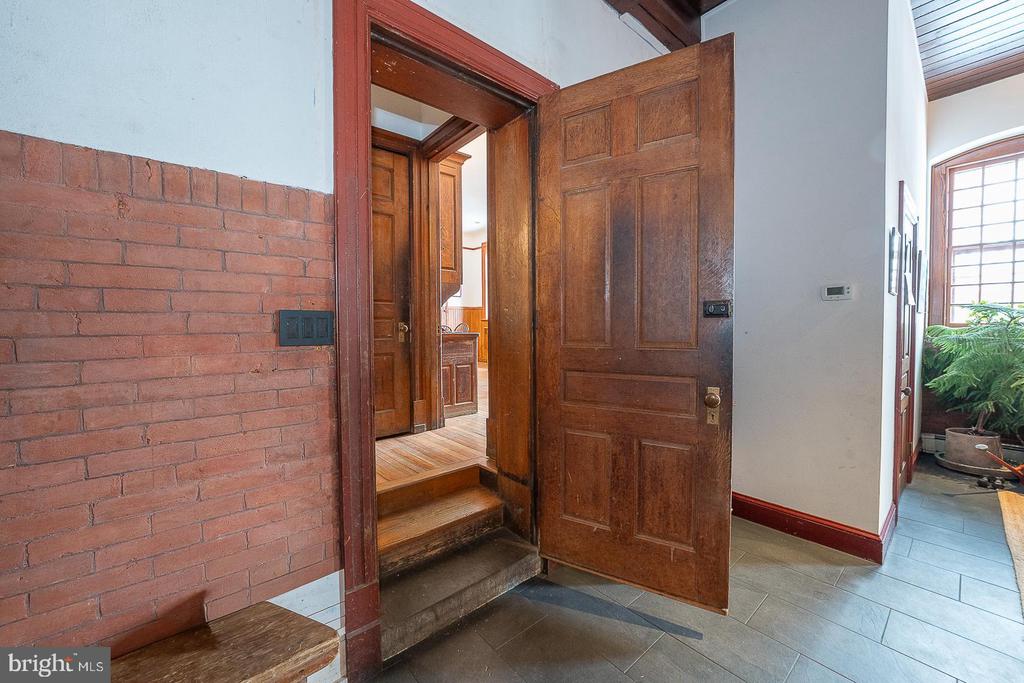 266 BEECHWOOD DRIVE