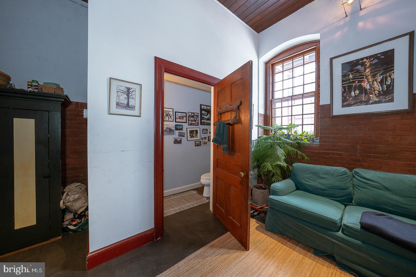 266 BEECHWOOD DRIVE