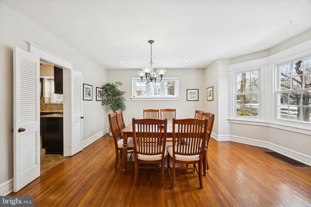 120 W SPRINGFIELD ROAD