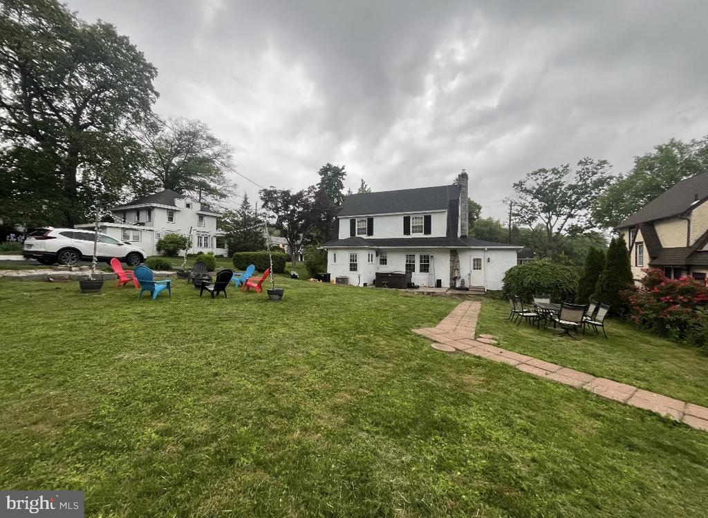 120 W SPRINGFIELD ROAD