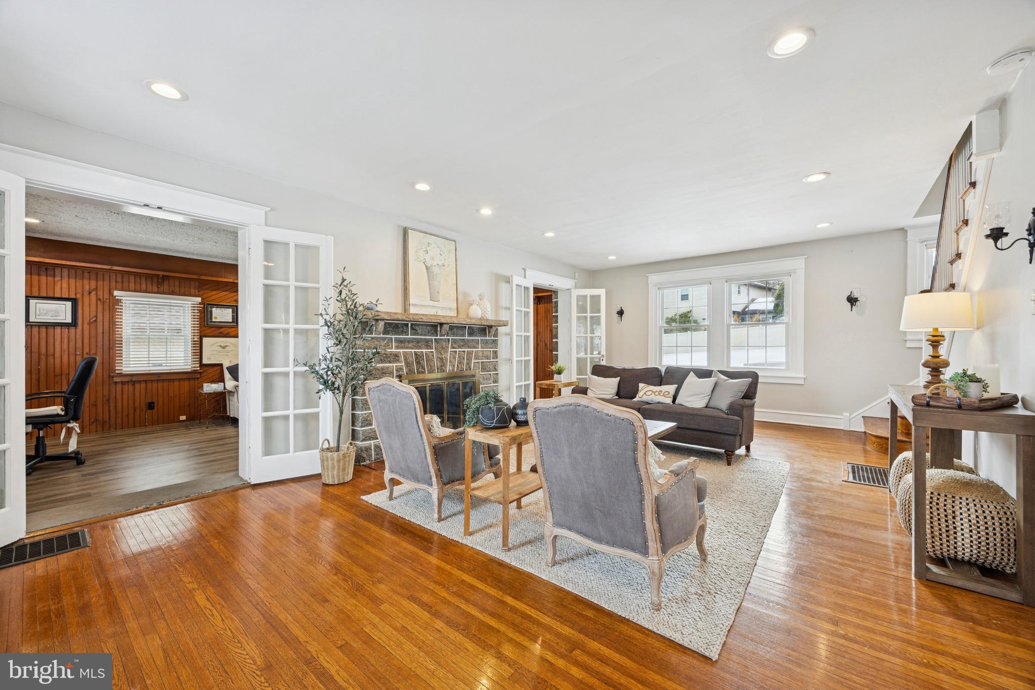 120 W SPRINGFIELD ROAD