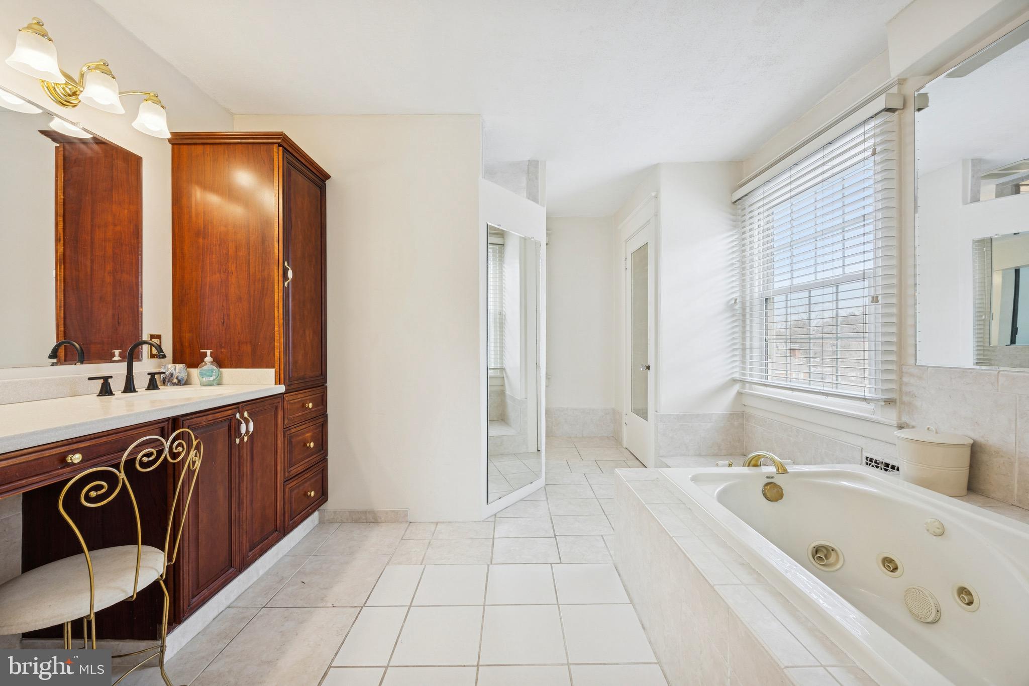 120 W SPRINGFIELD ROAD