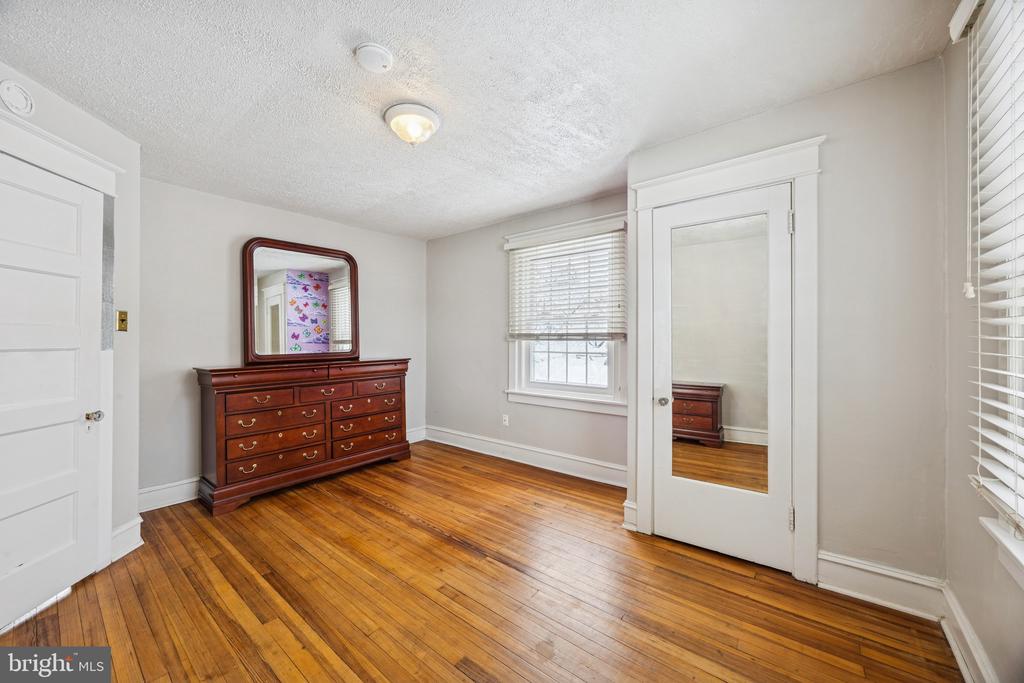 120 W SPRINGFIELD ROAD