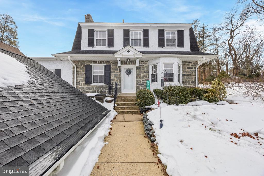 120 W SPRINGFIELD ROAD