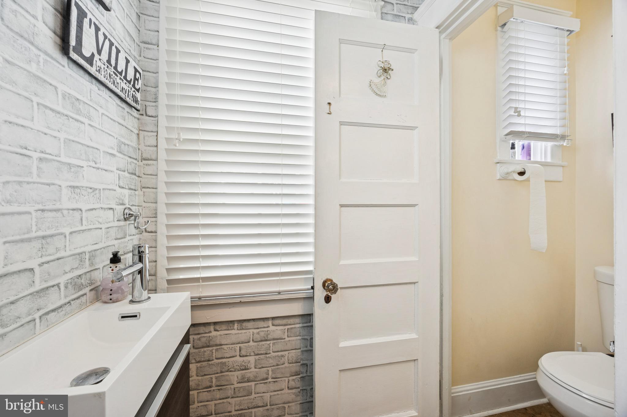 120 W SPRINGFIELD ROAD