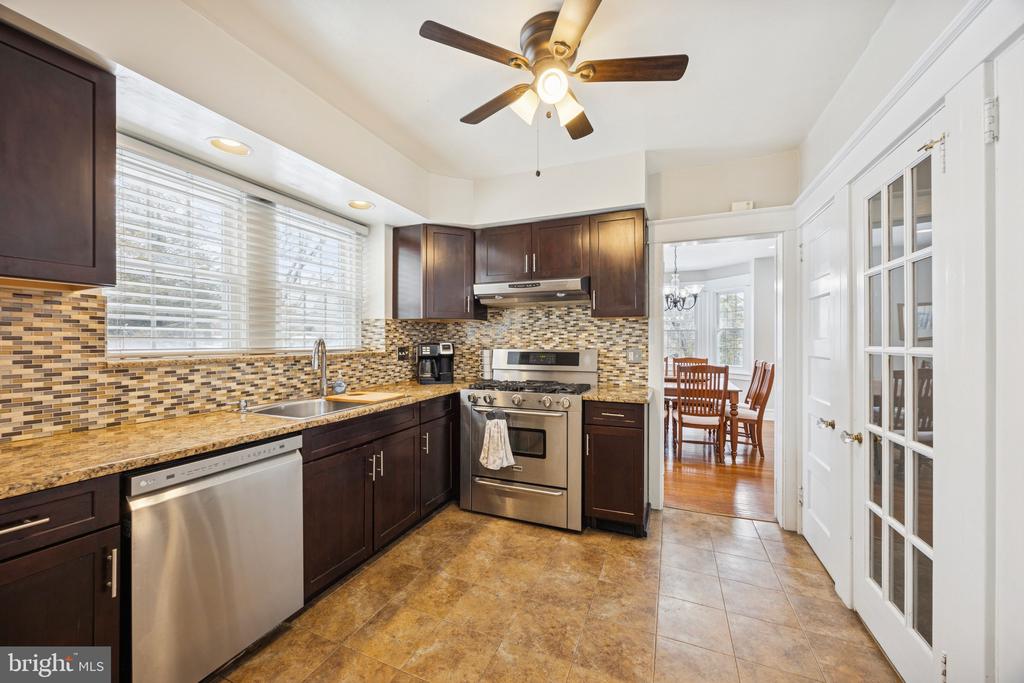 120 W SPRINGFIELD ROAD