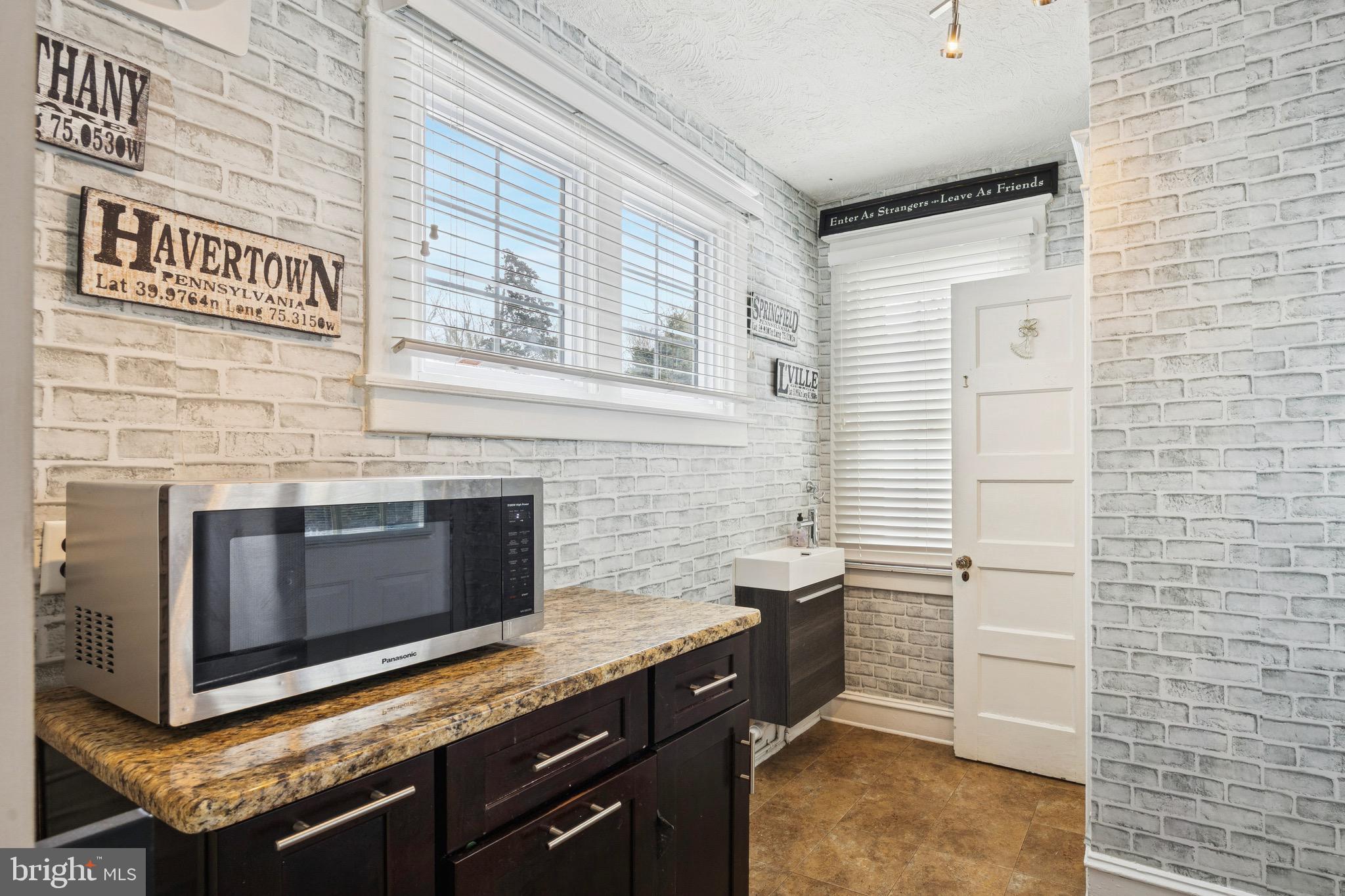 120 W SPRINGFIELD ROAD