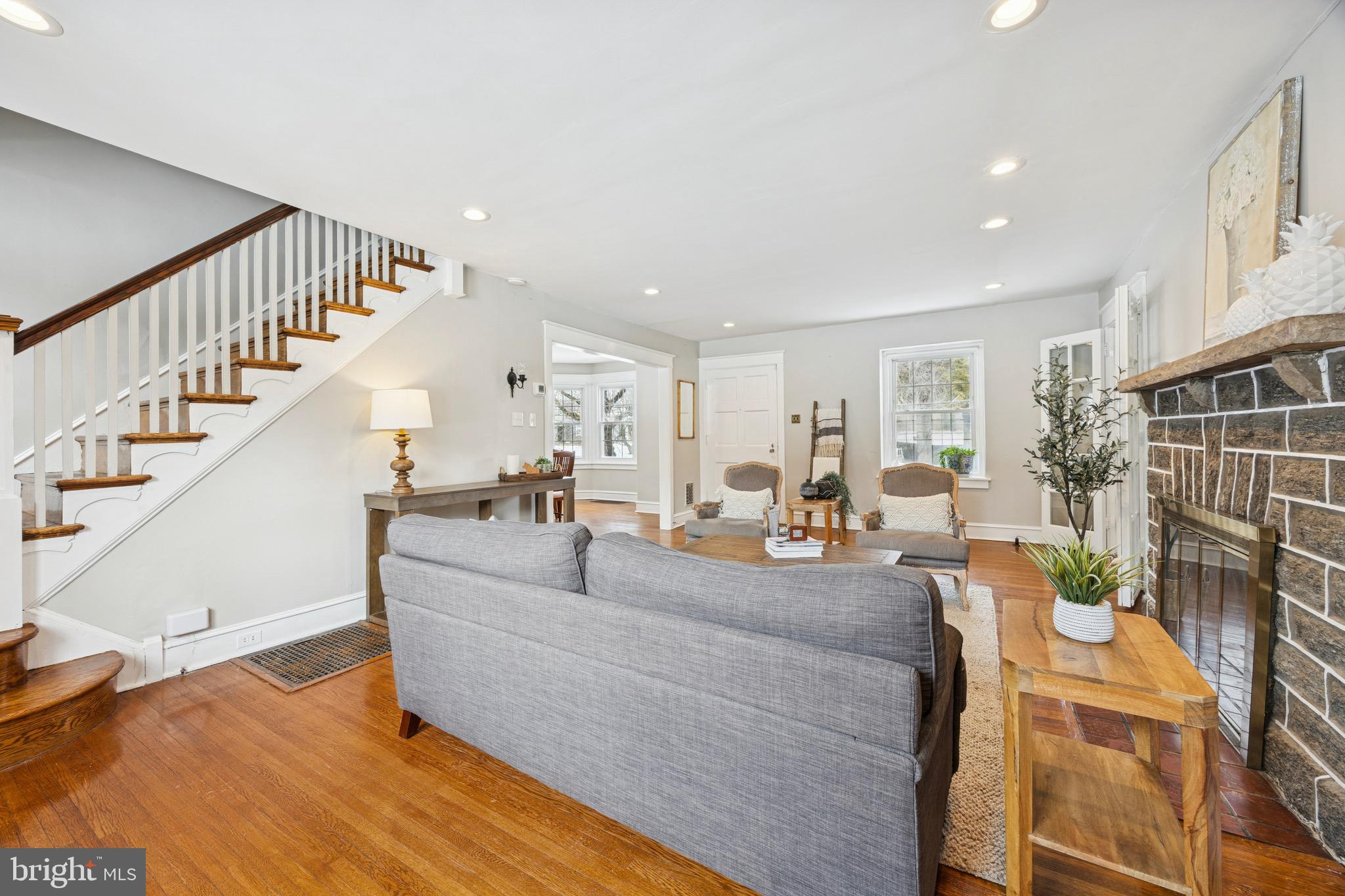 120 W SPRINGFIELD ROAD