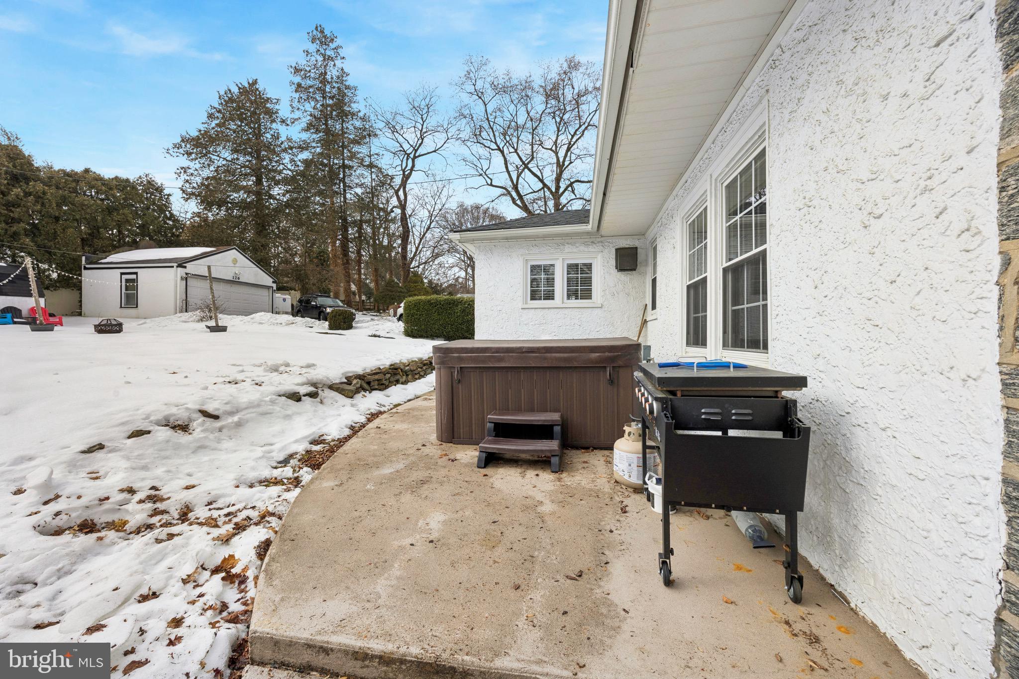 120 W SPRINGFIELD ROAD