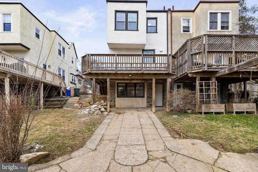 633 GEORGES LANE