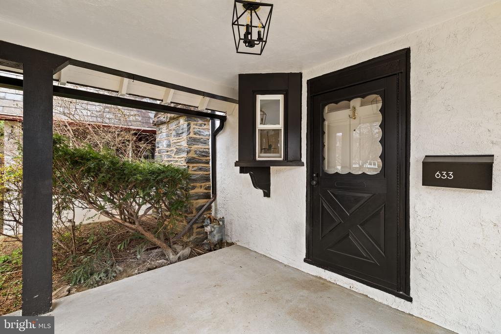 633 GEORGES LANE