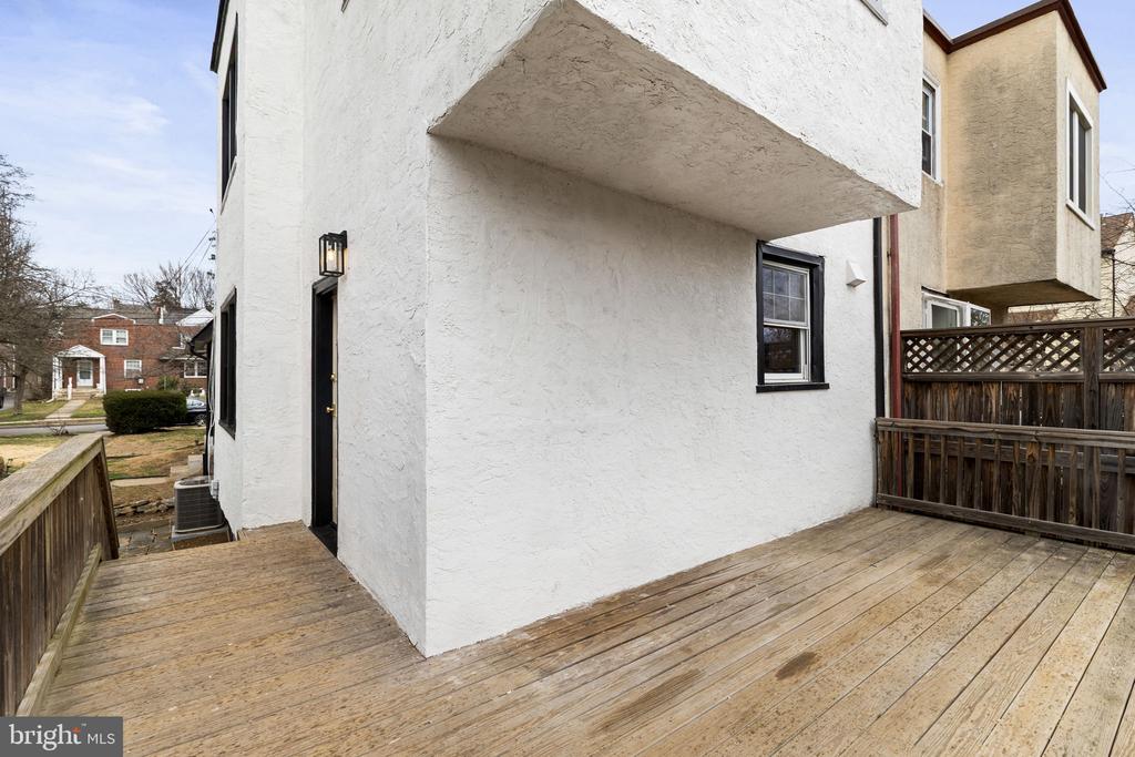 633 GEORGES LANE