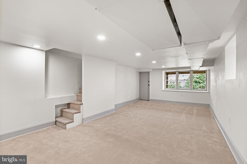 633 GEORGES LANE