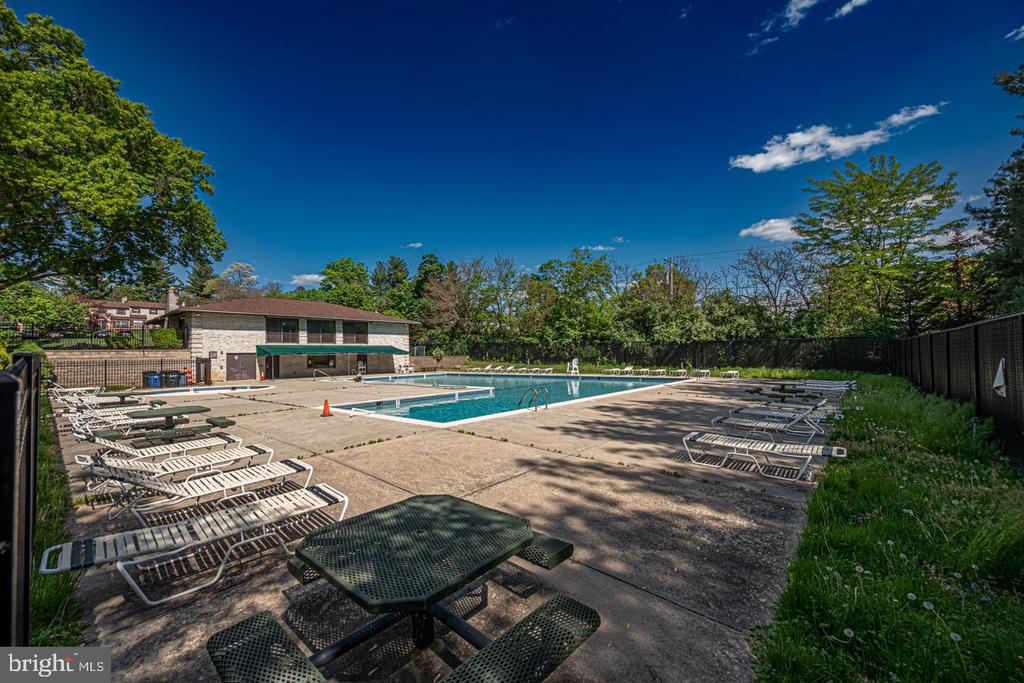 239 BISHOP DRIVE