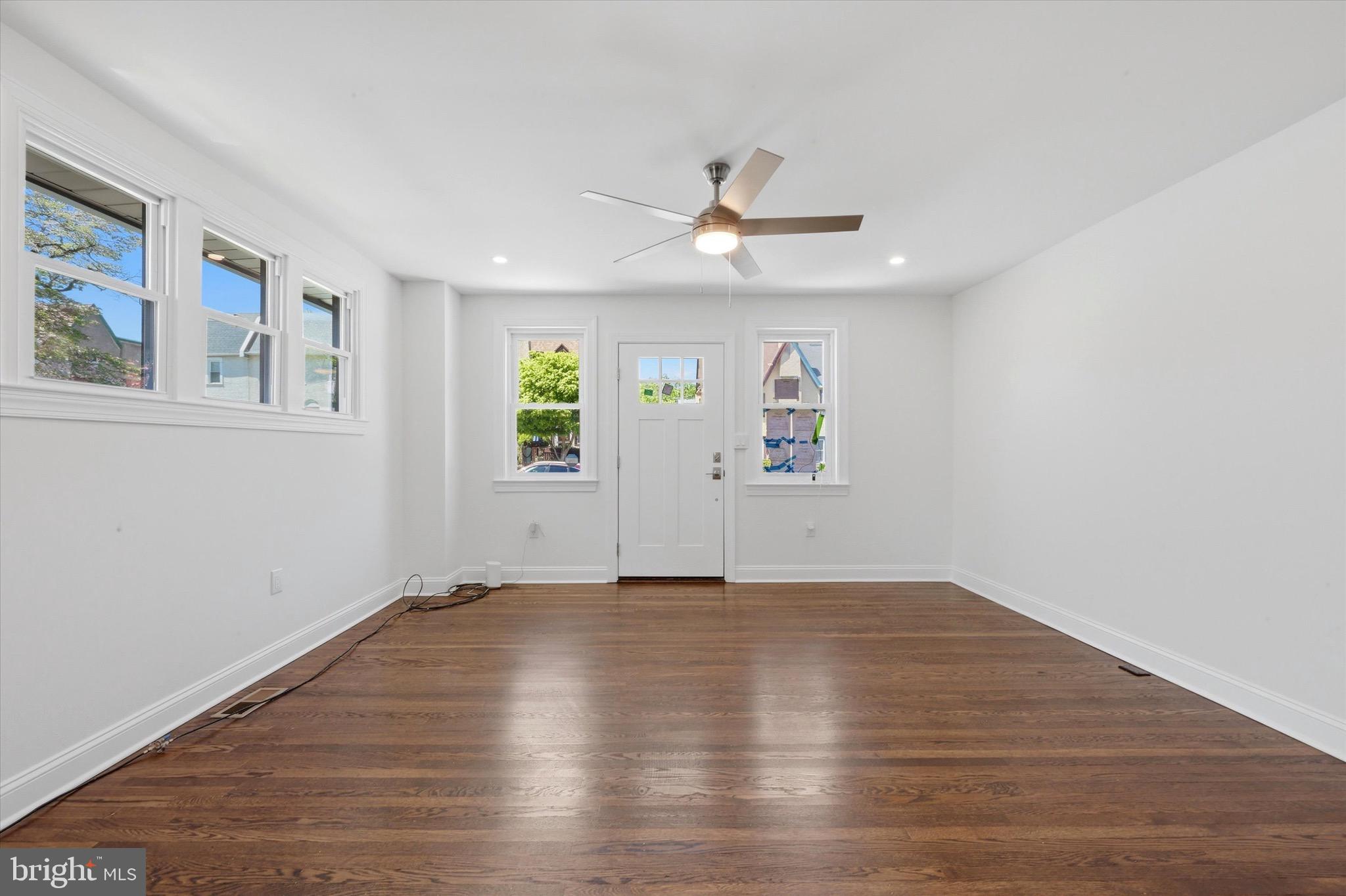 252 W GREENWOOD AVENUE