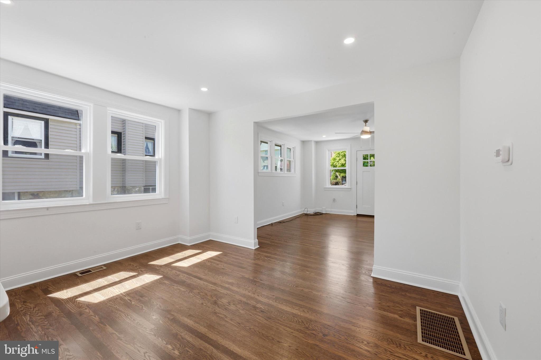 252 W GREENWOOD AVENUE