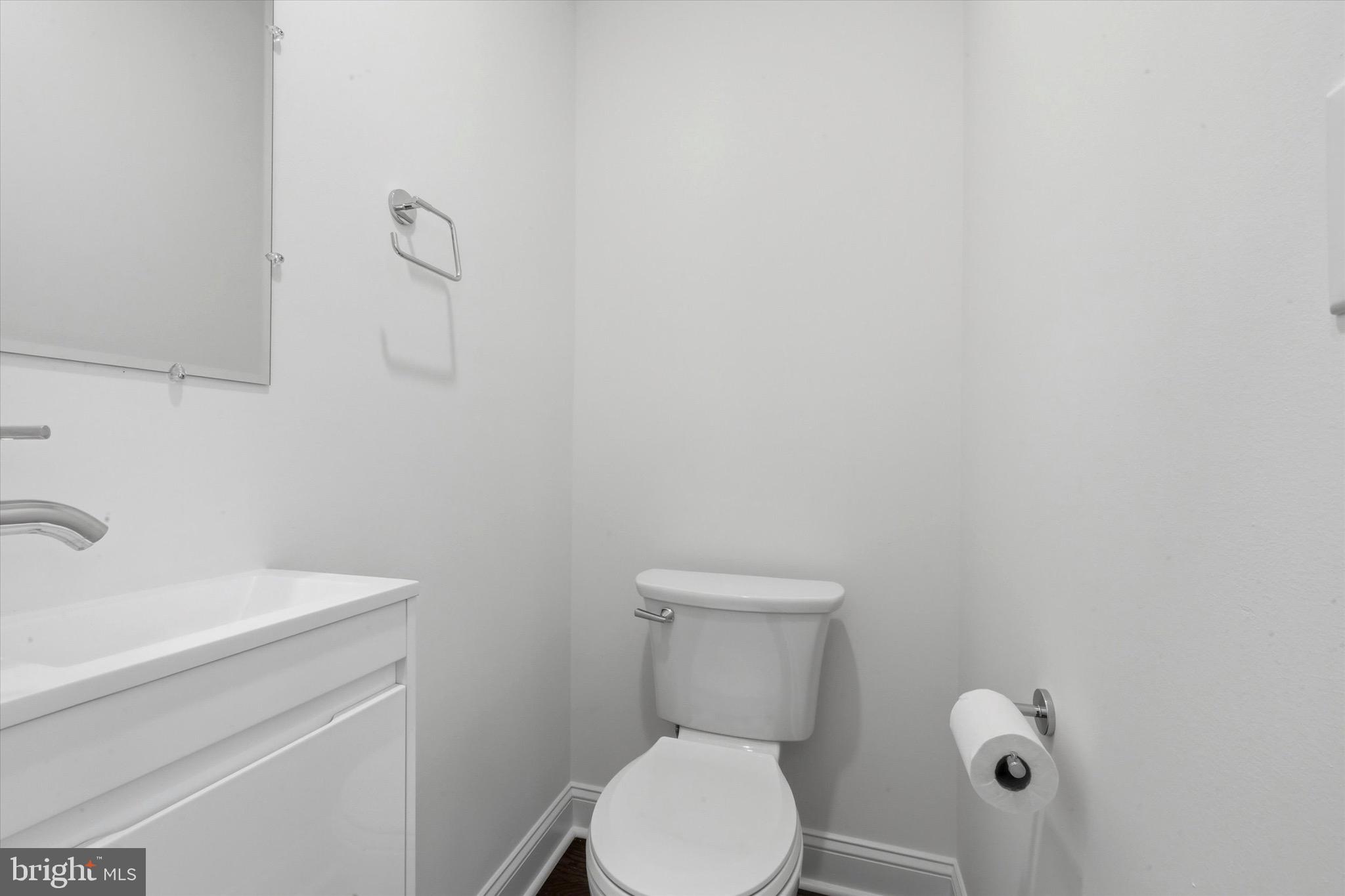 252 W GREENWOOD AVENUE