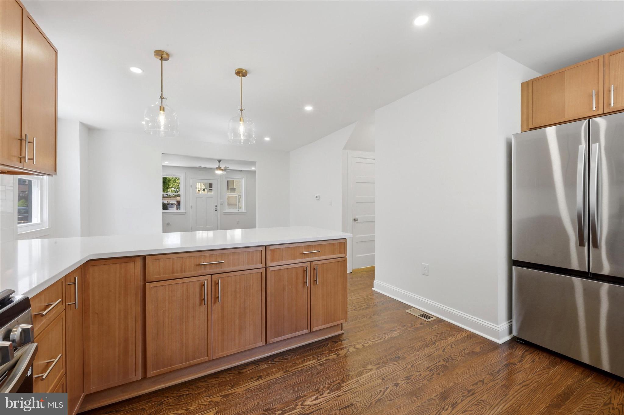252 W GREENWOOD AVENUE
