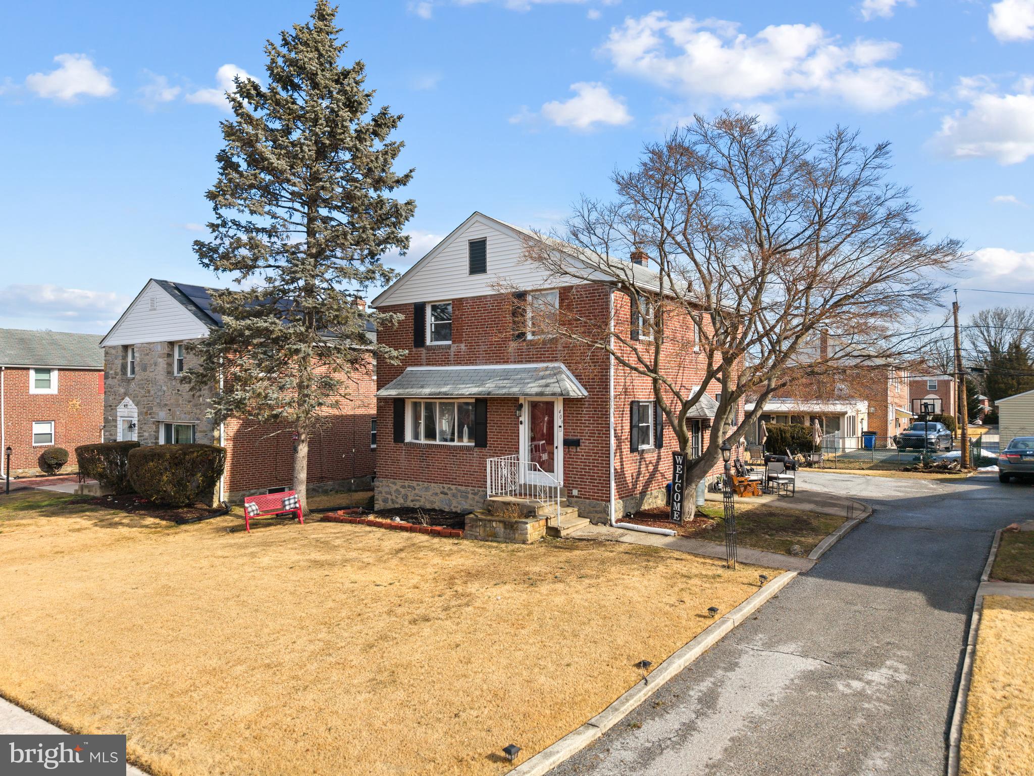 409 W GRAYS AVENUE