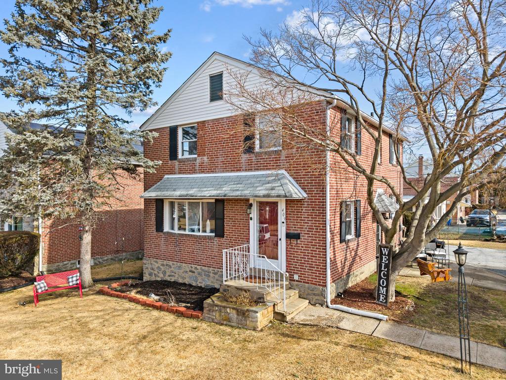 409 W GRAYS AVENUE