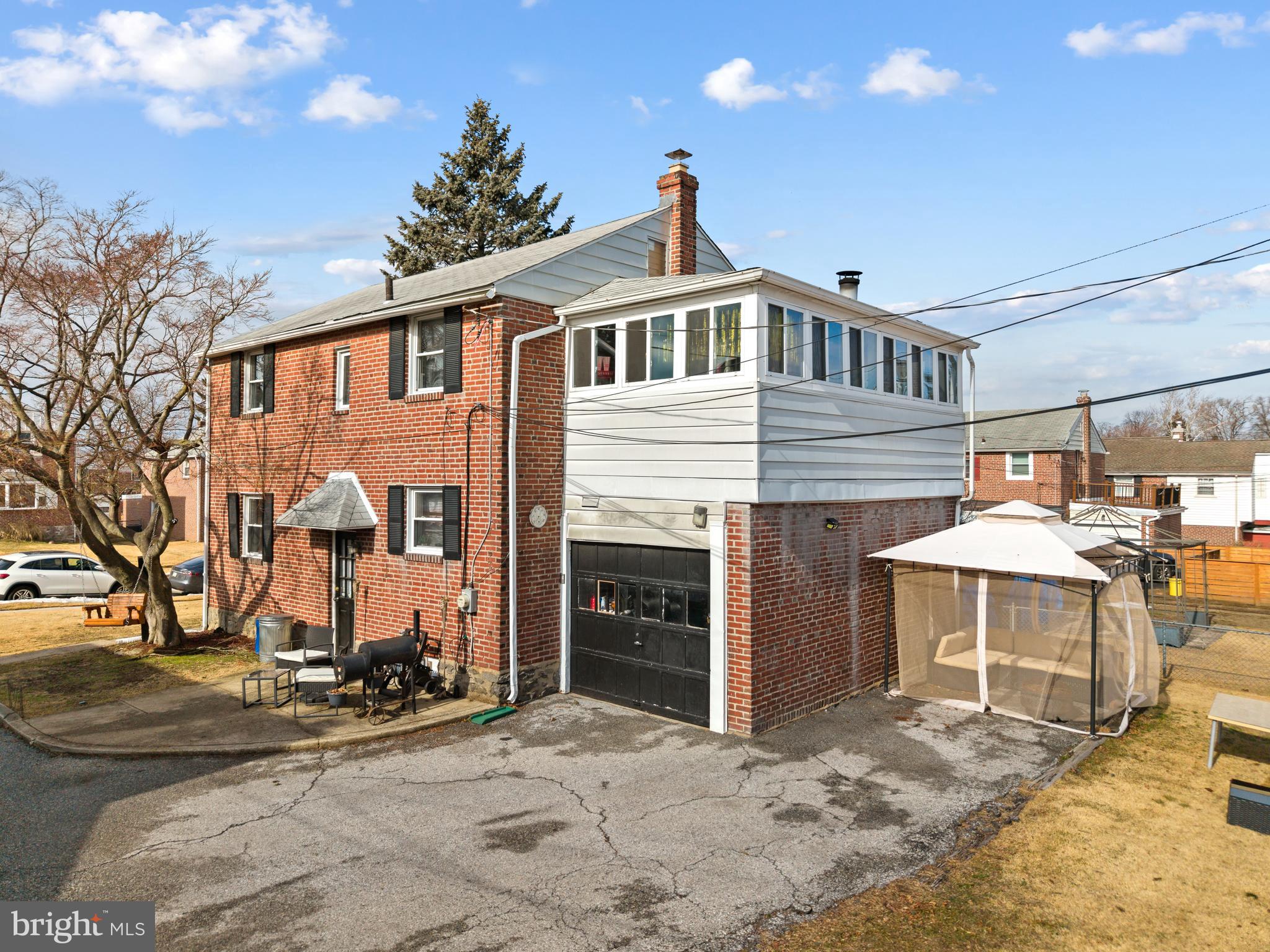 409 W GRAYS AVENUE