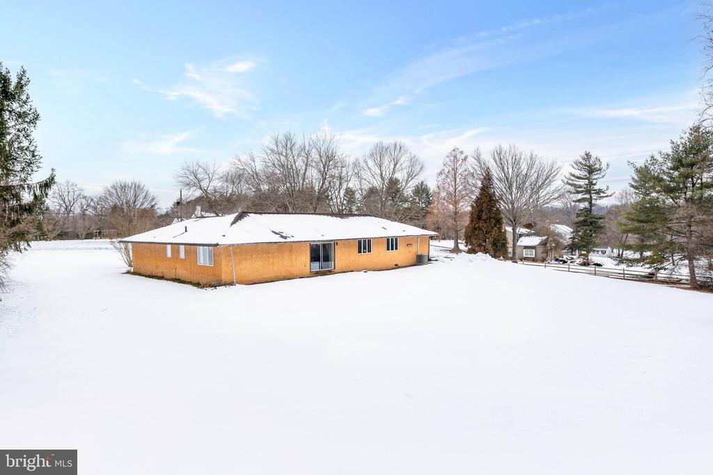 303 CRUM CREEK LANE