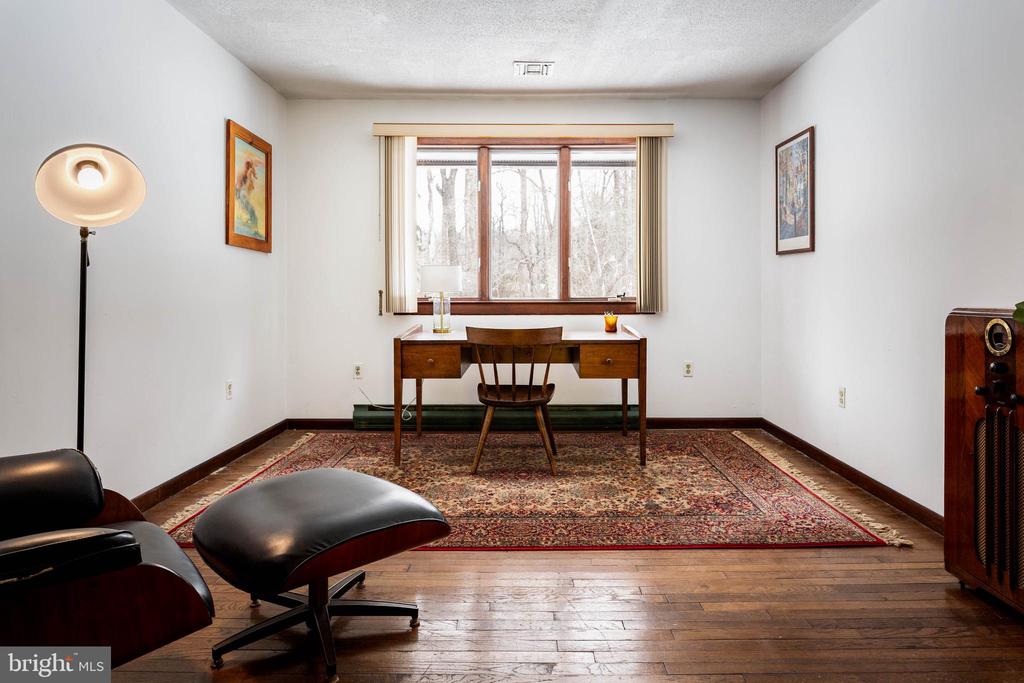 303 CRUM CREEK LANE
