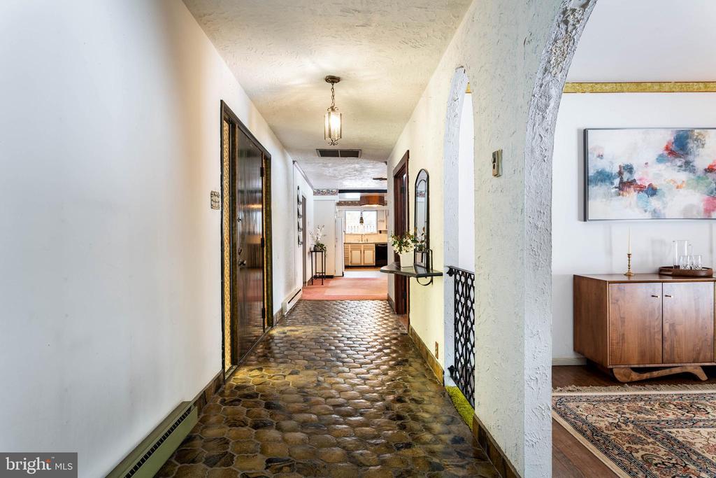 303 CRUM CREEK LANE