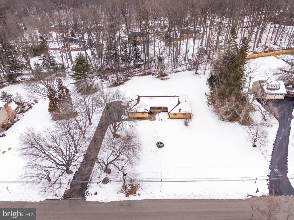 303 CRUM CREEK LANE