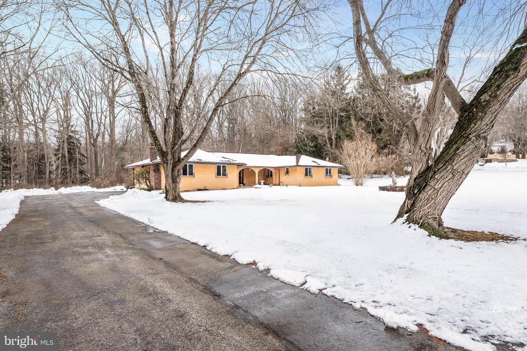 303 CRUM CREEK LANE