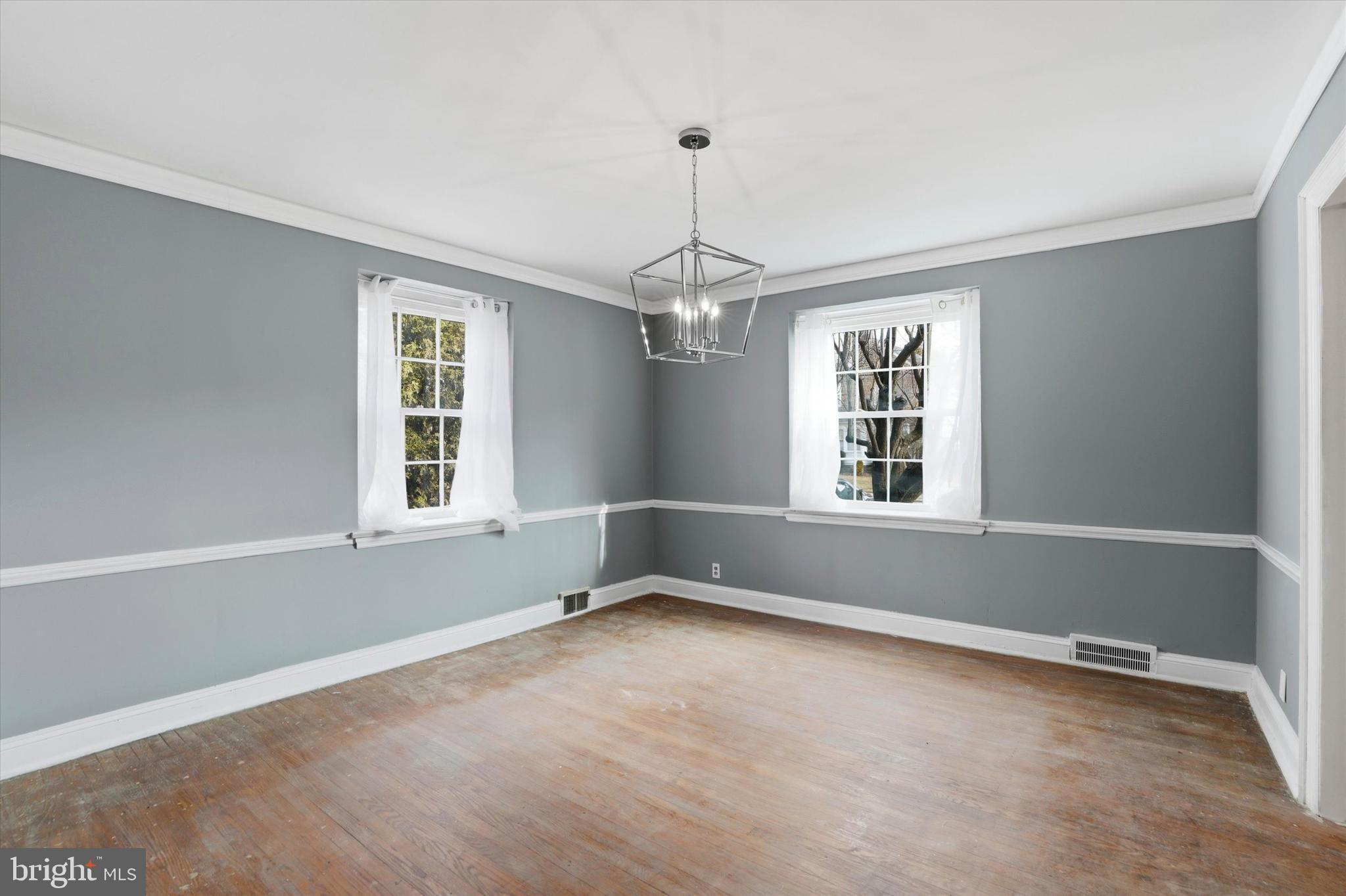 824 COLLENBROOK AVENUE