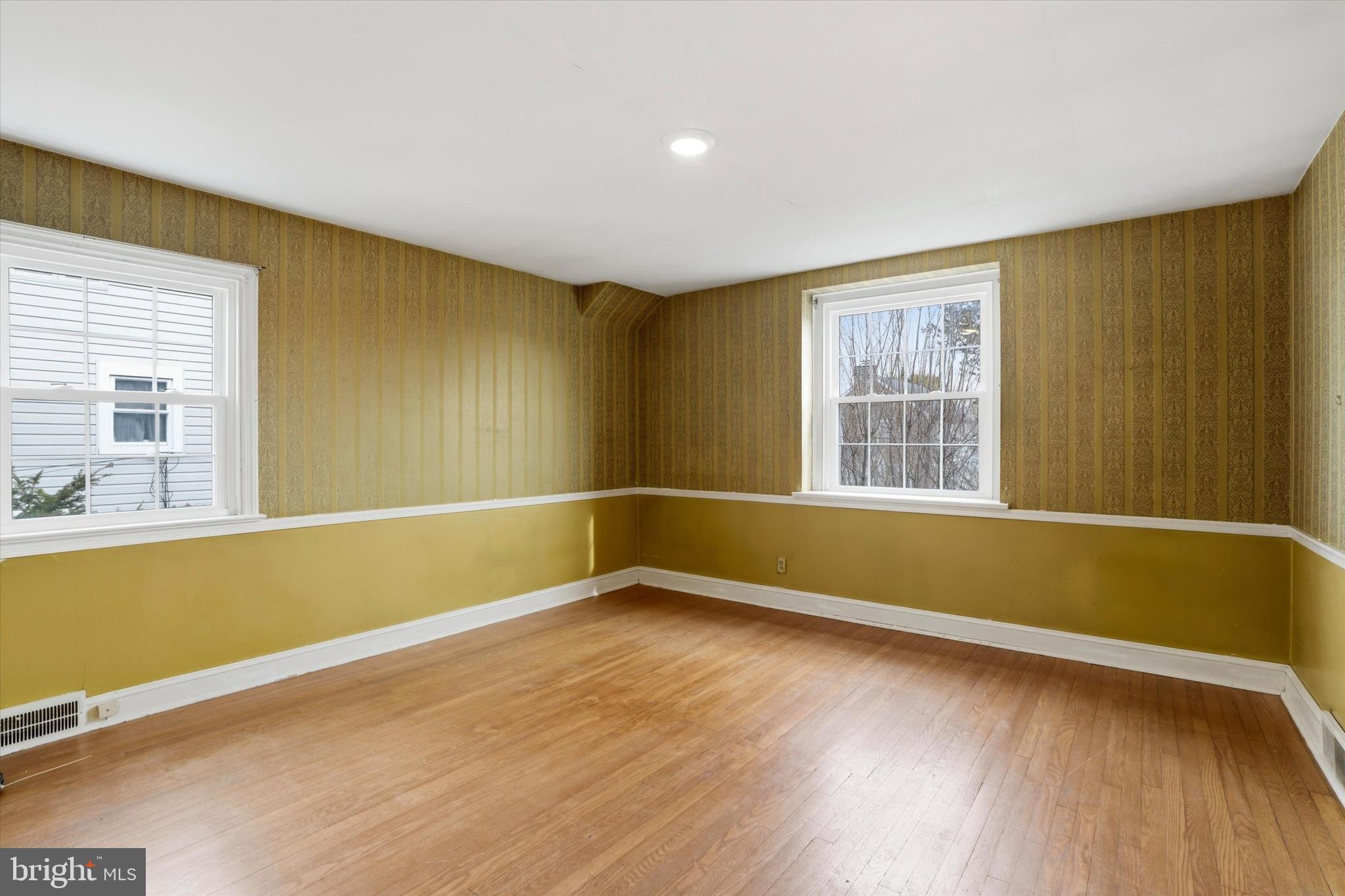 824 COLLENBROOK AVENUE