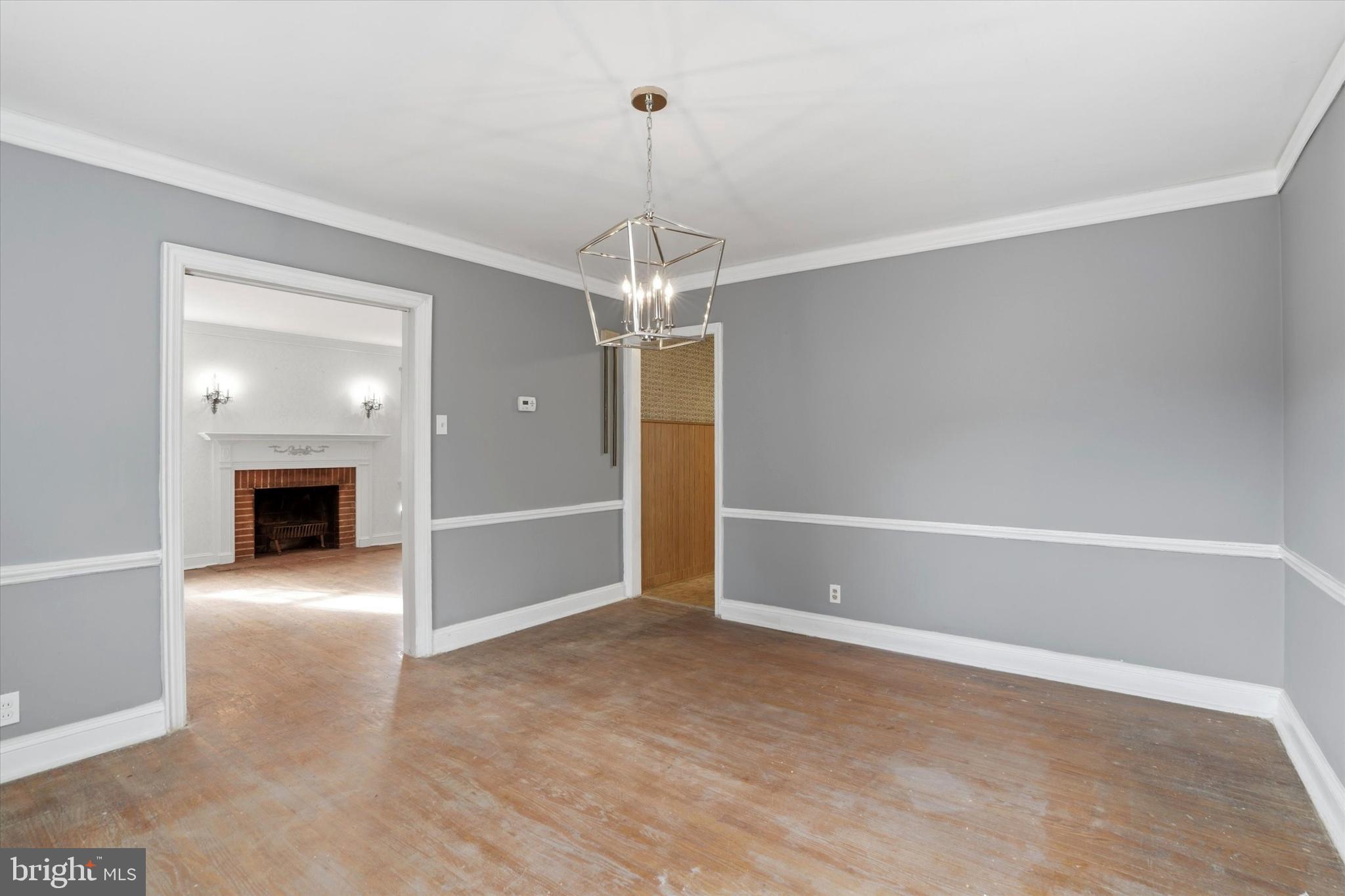 824 COLLENBROOK AVENUE