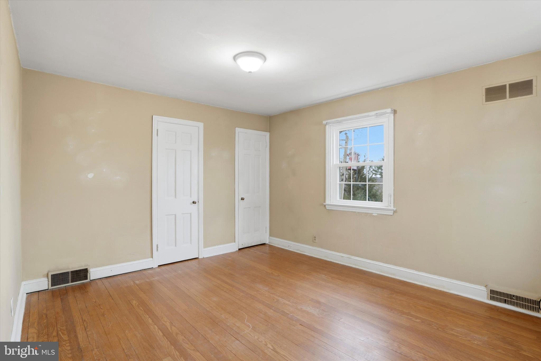 824 COLLENBROOK AVENUE