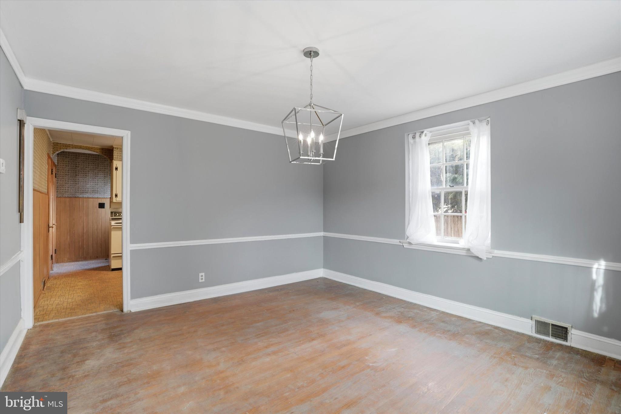 824 COLLENBROOK AVENUE