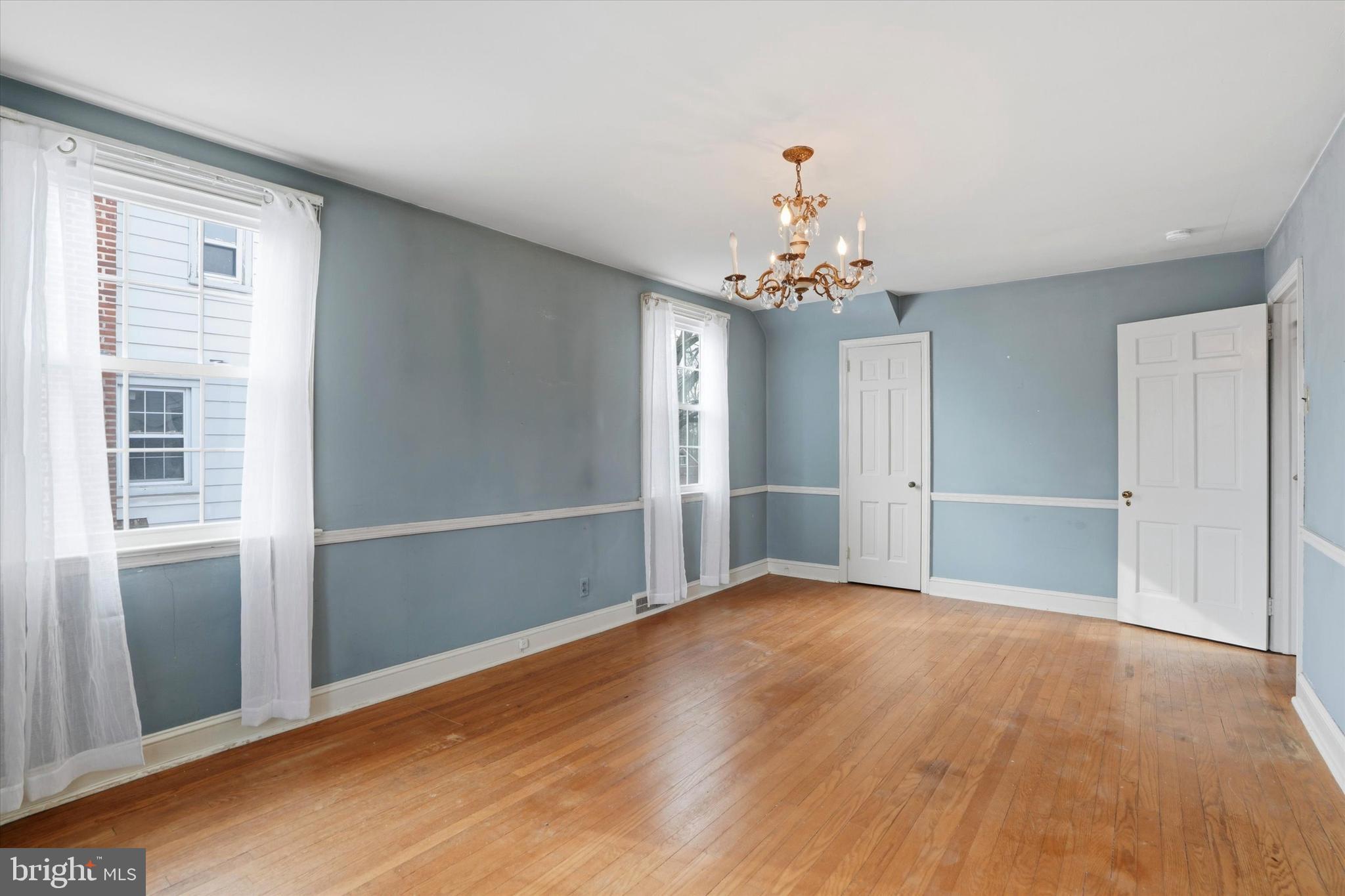 824 COLLENBROOK AVENUE