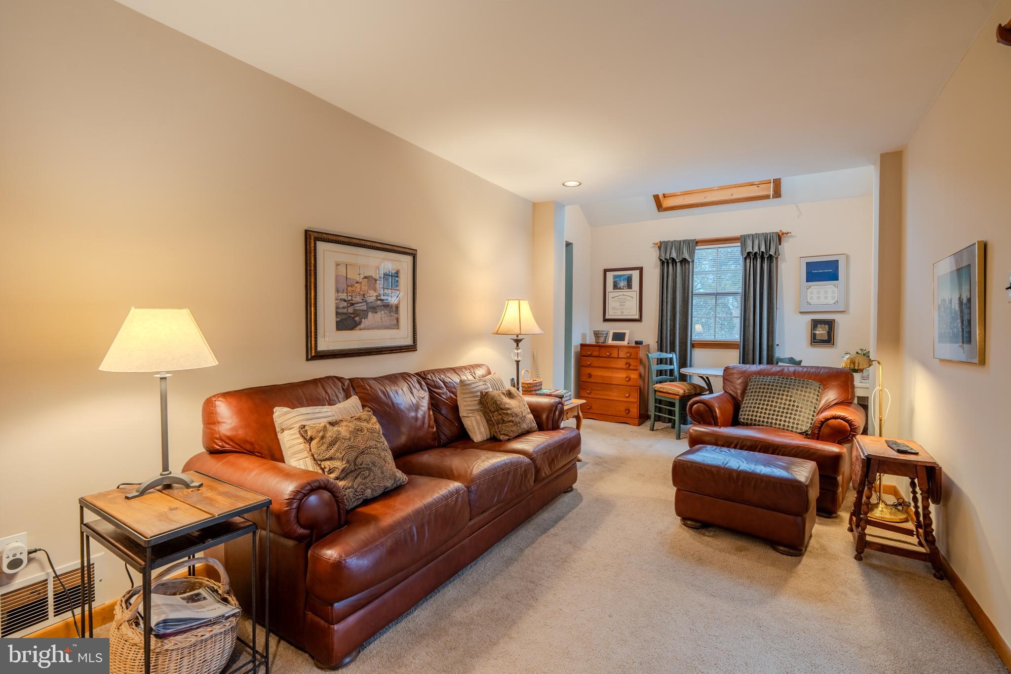 1604 EARLINGTON ROAD