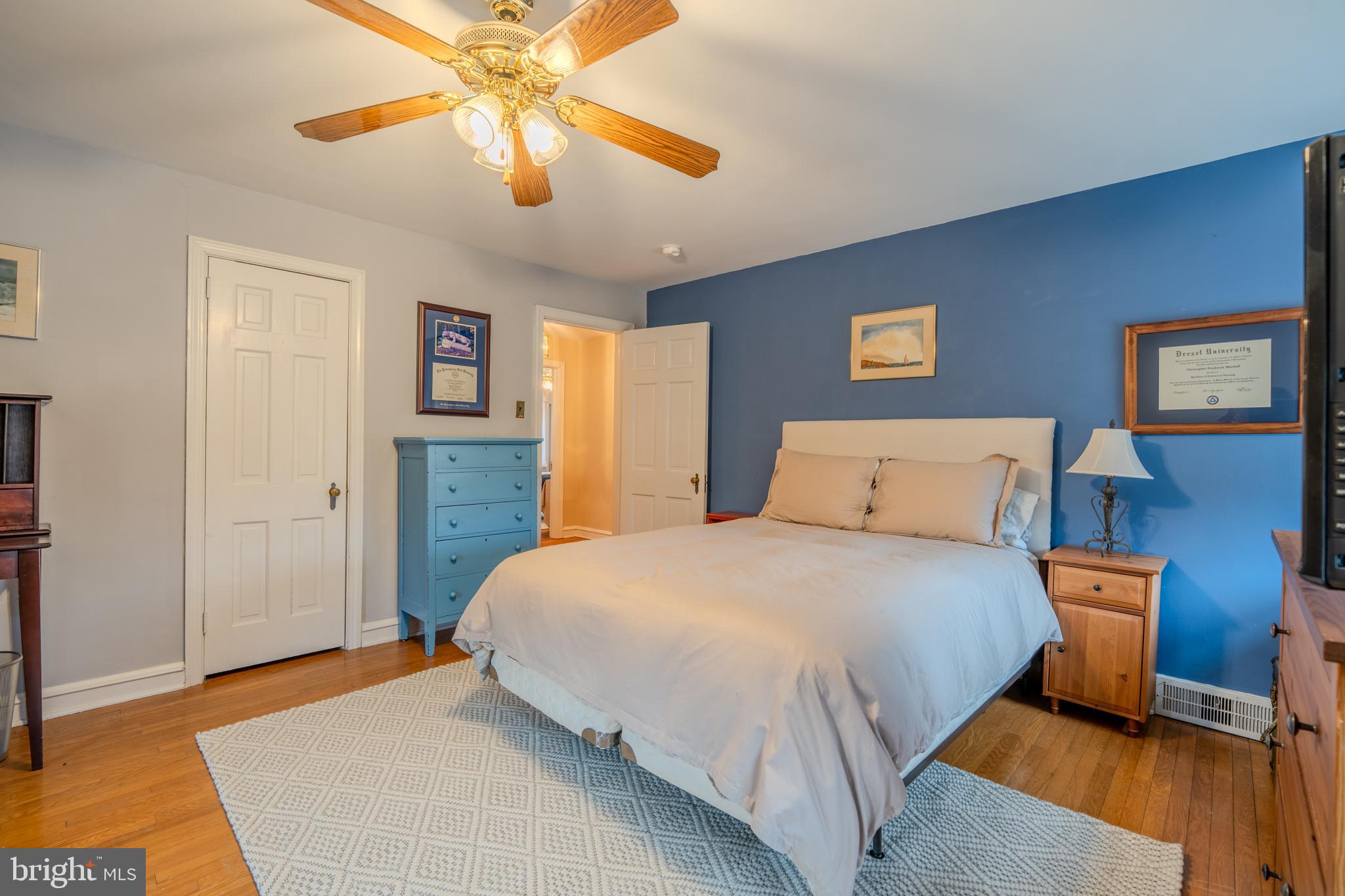 1604 EARLINGTON ROAD