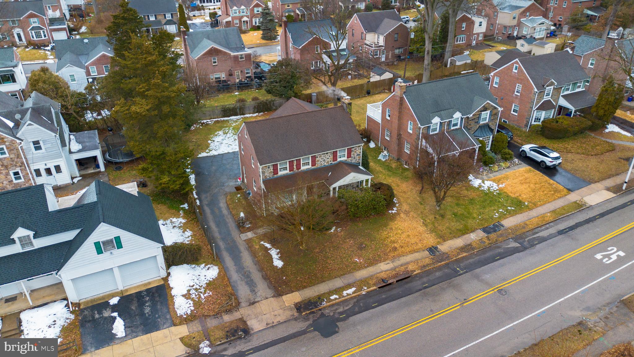 1604 EARLINGTON ROAD