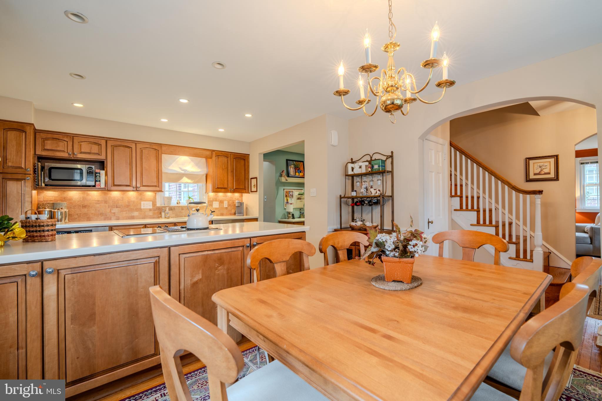 1604 EARLINGTON ROAD