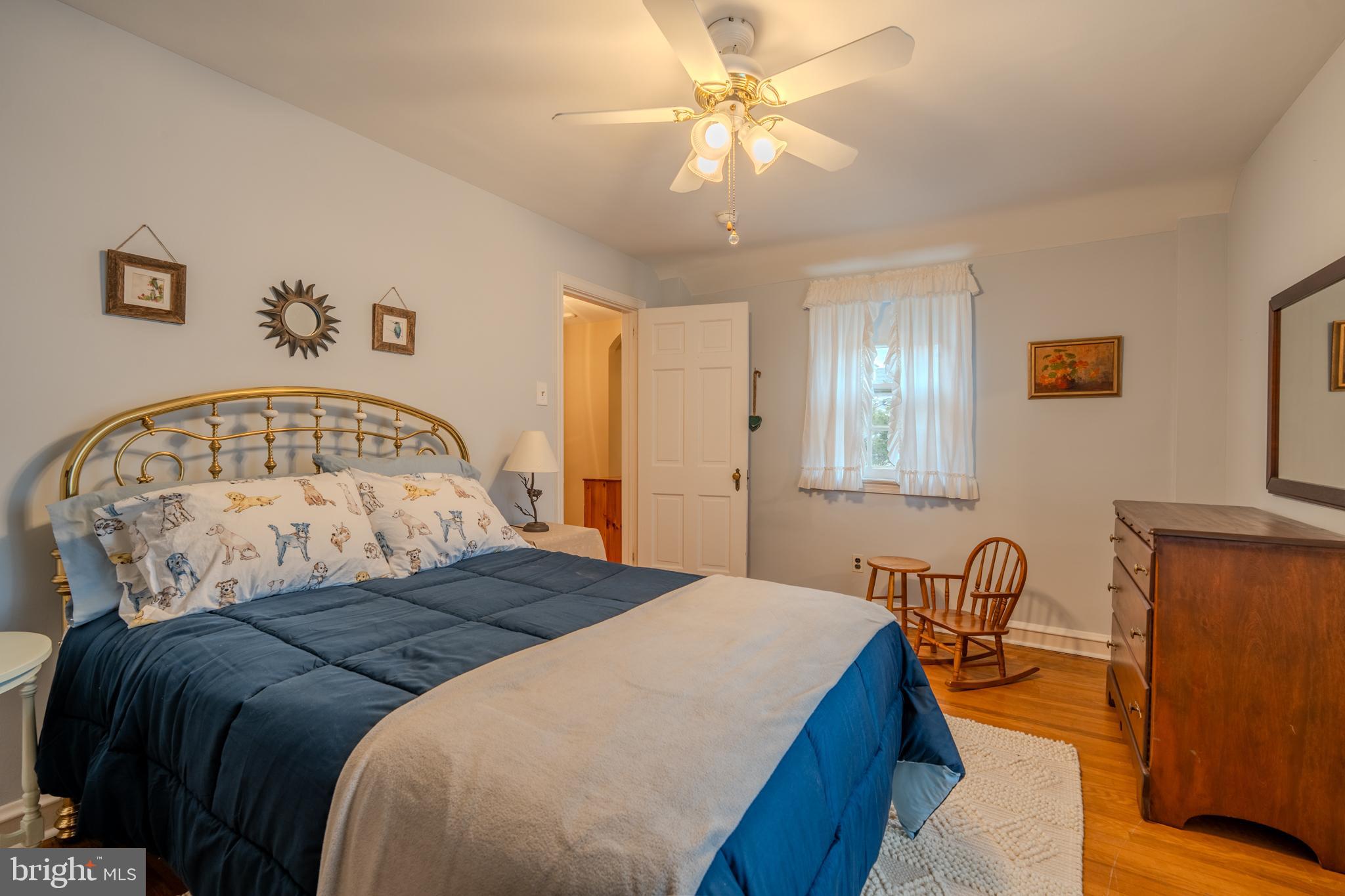 1604 EARLINGTON ROAD