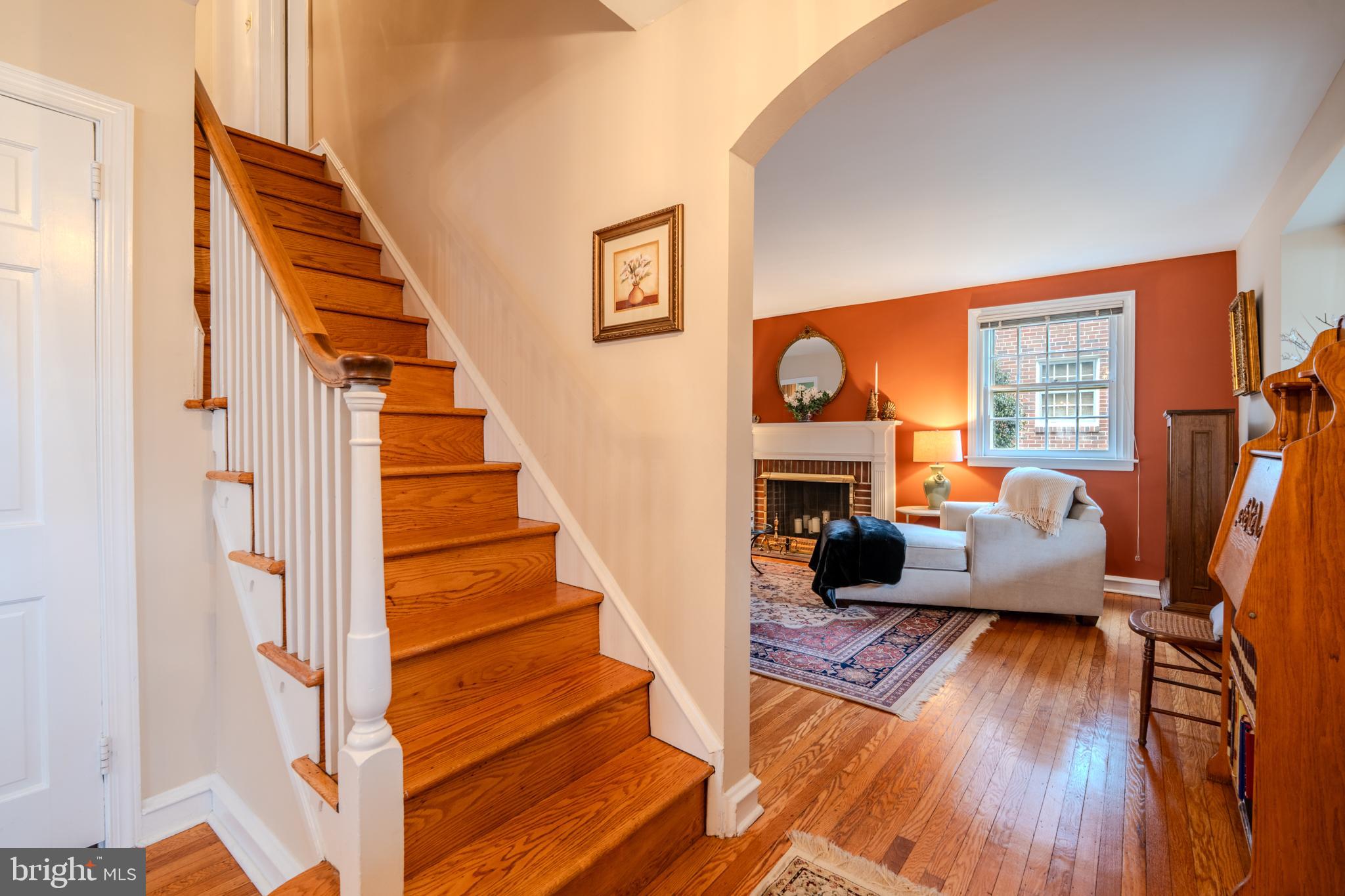 1604 EARLINGTON ROAD