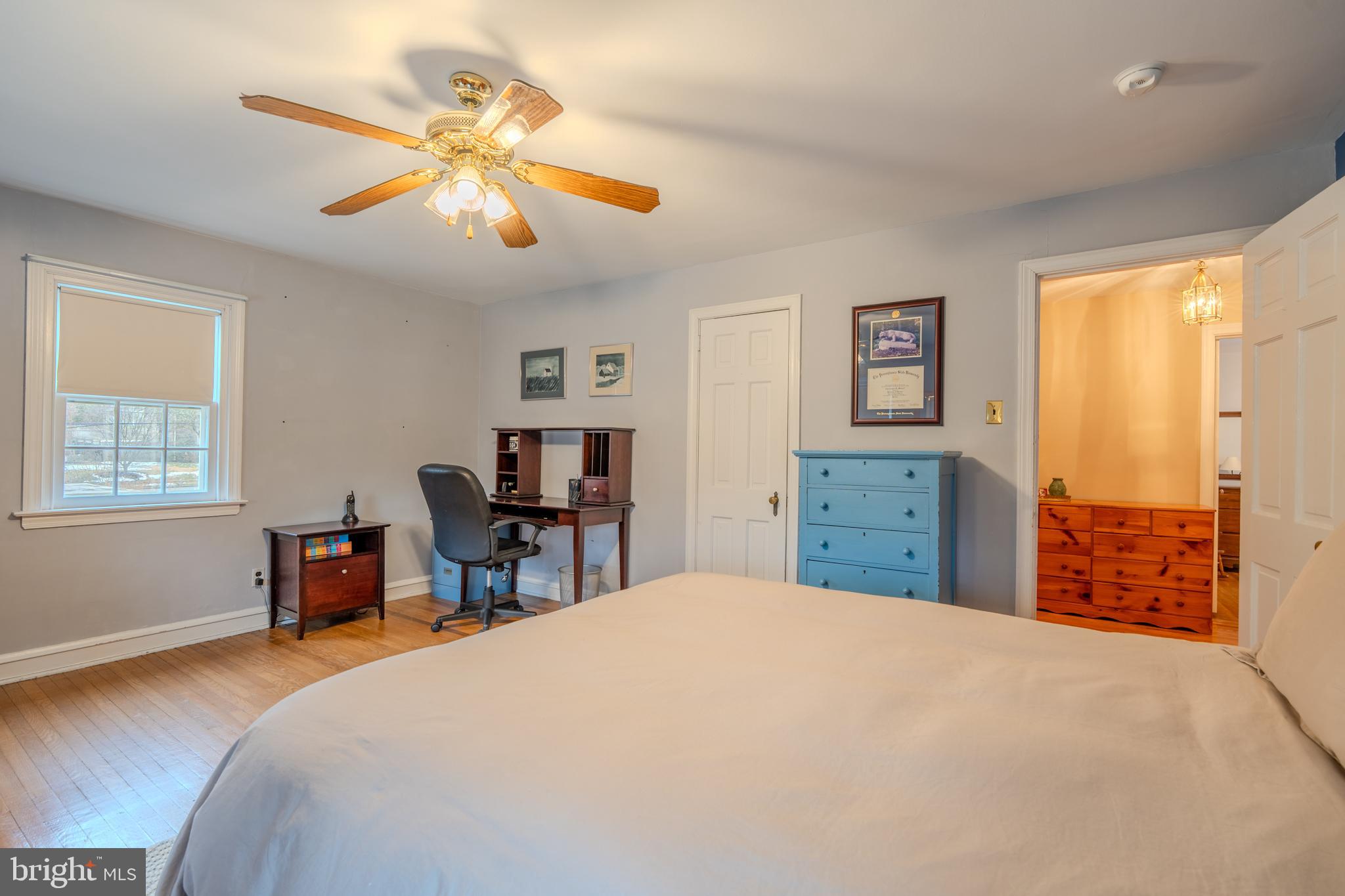 1604 EARLINGTON ROAD